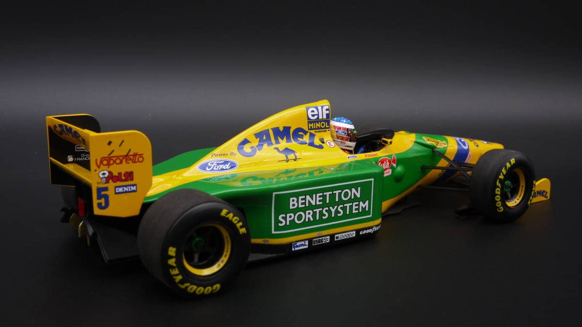 Amazon.co.jp: 1/18 ベネトン B193 サンマリノGP キャメル仕様 M